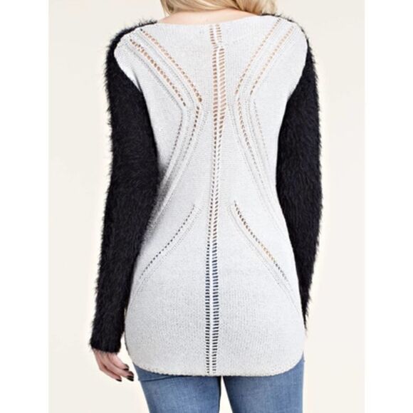 Vocal long sleeve sweater Large NWT - Picture 3 of 4